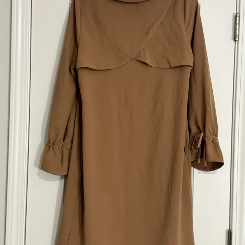MELLODAY Camel Trench Coat with Tie Sleeves - Picture 6 of 7
